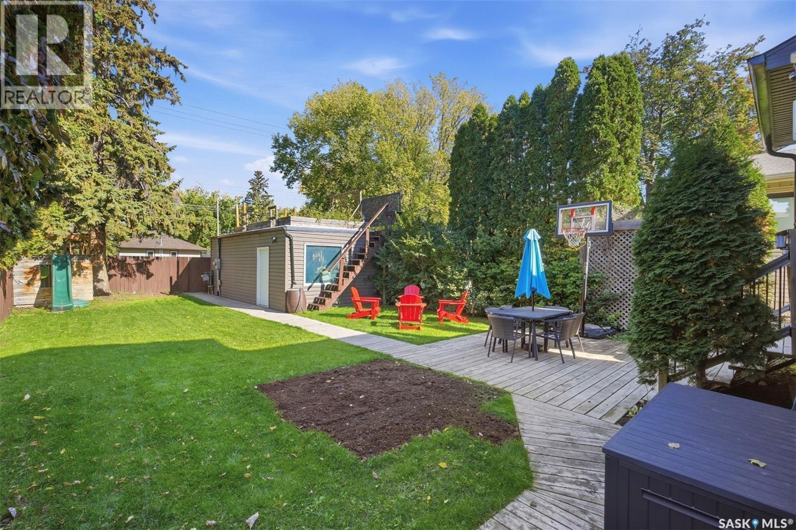 1115 6th STREET E - Image 37