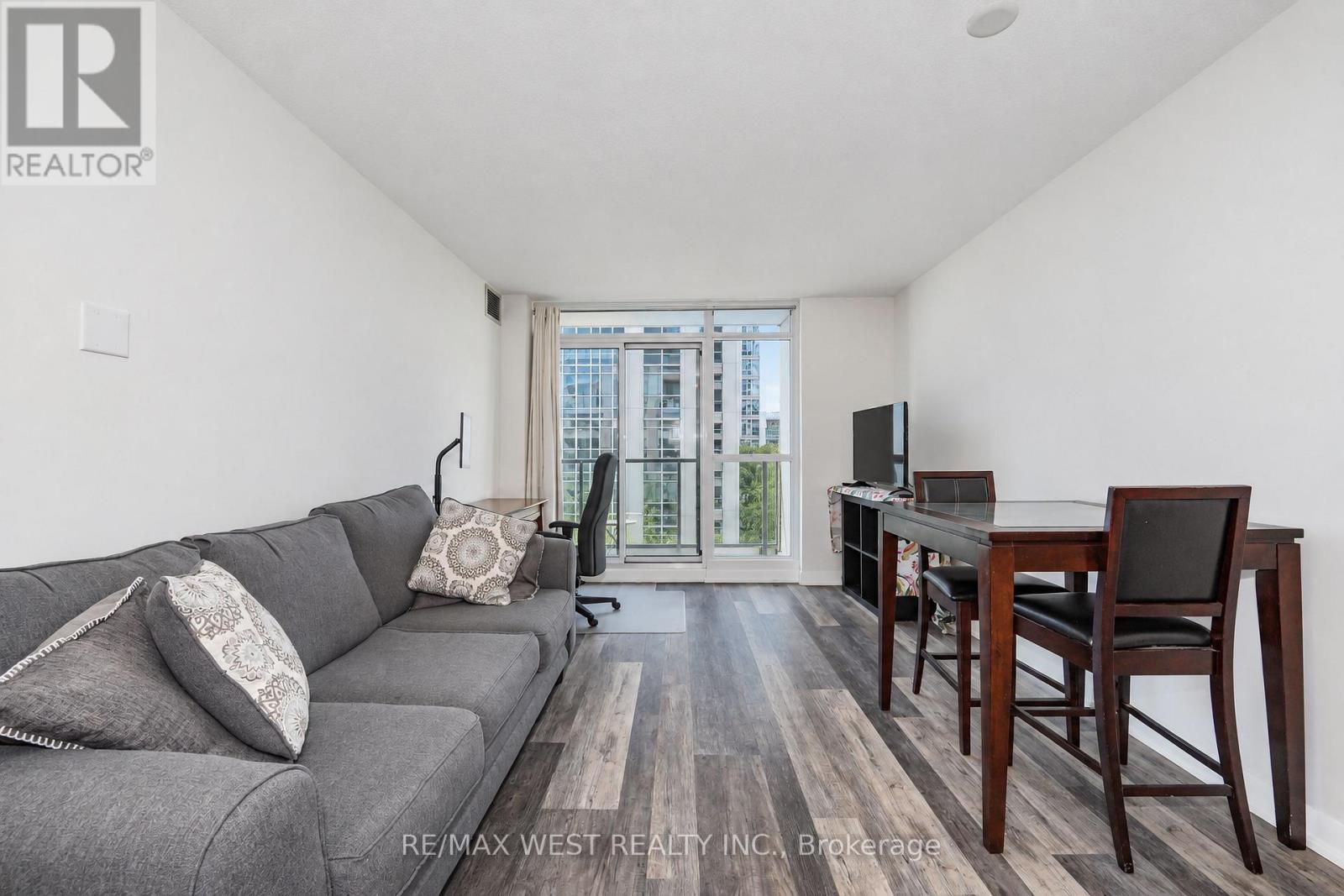 Photo of 522 - 600 FLEET STREET