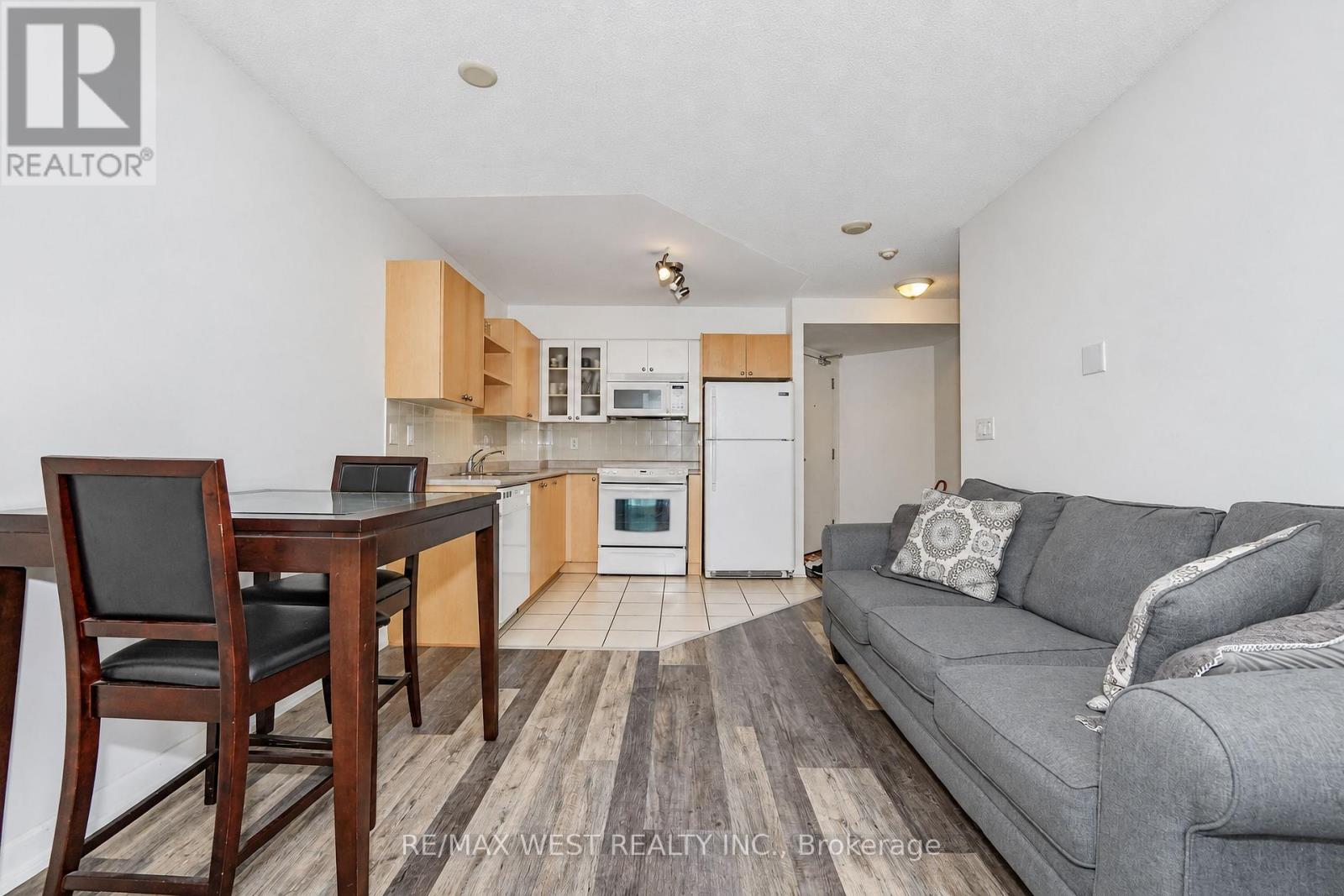 Photo of 522 - 600 FLEET STREET