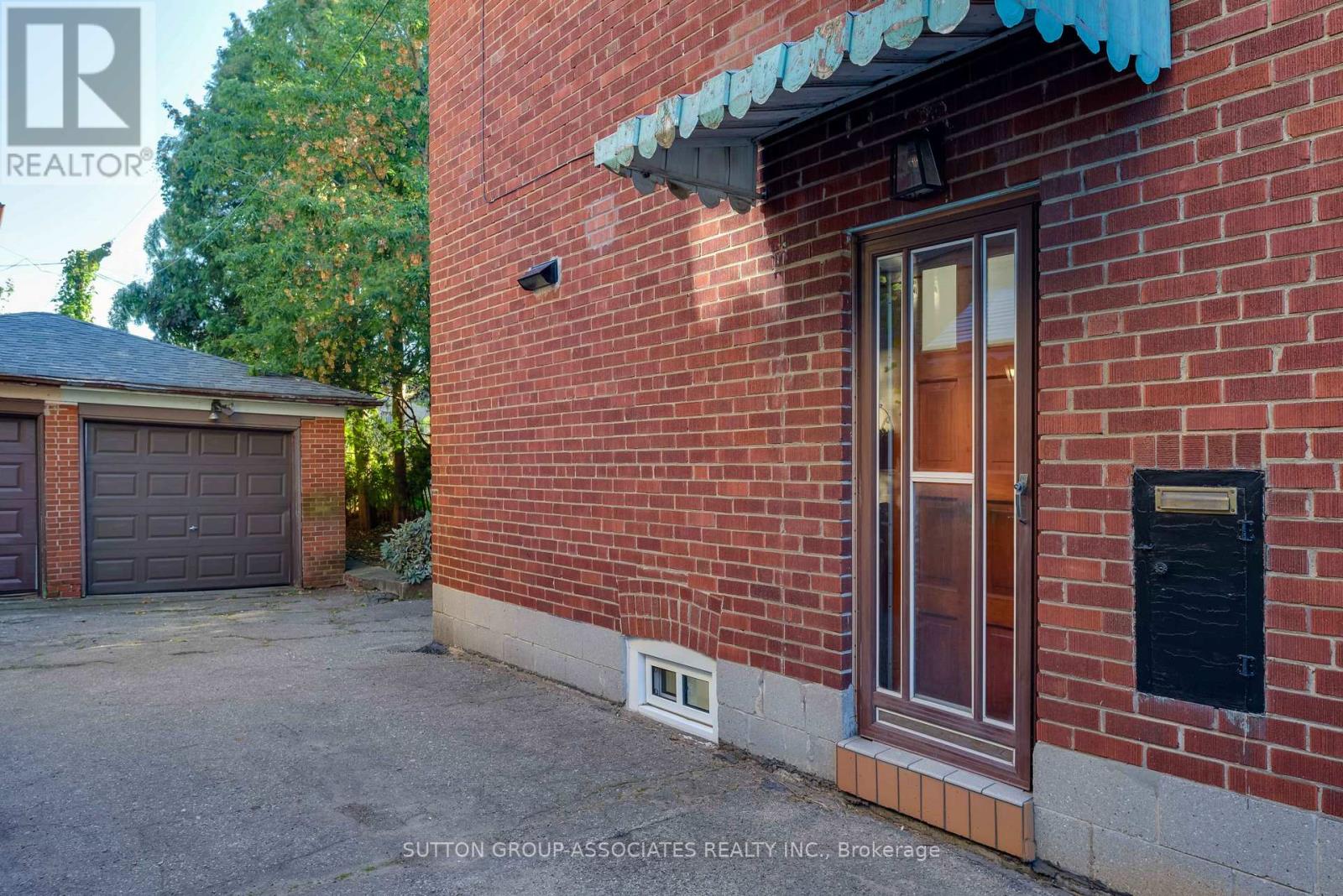 21 BELVIDERE AVENUE - 25