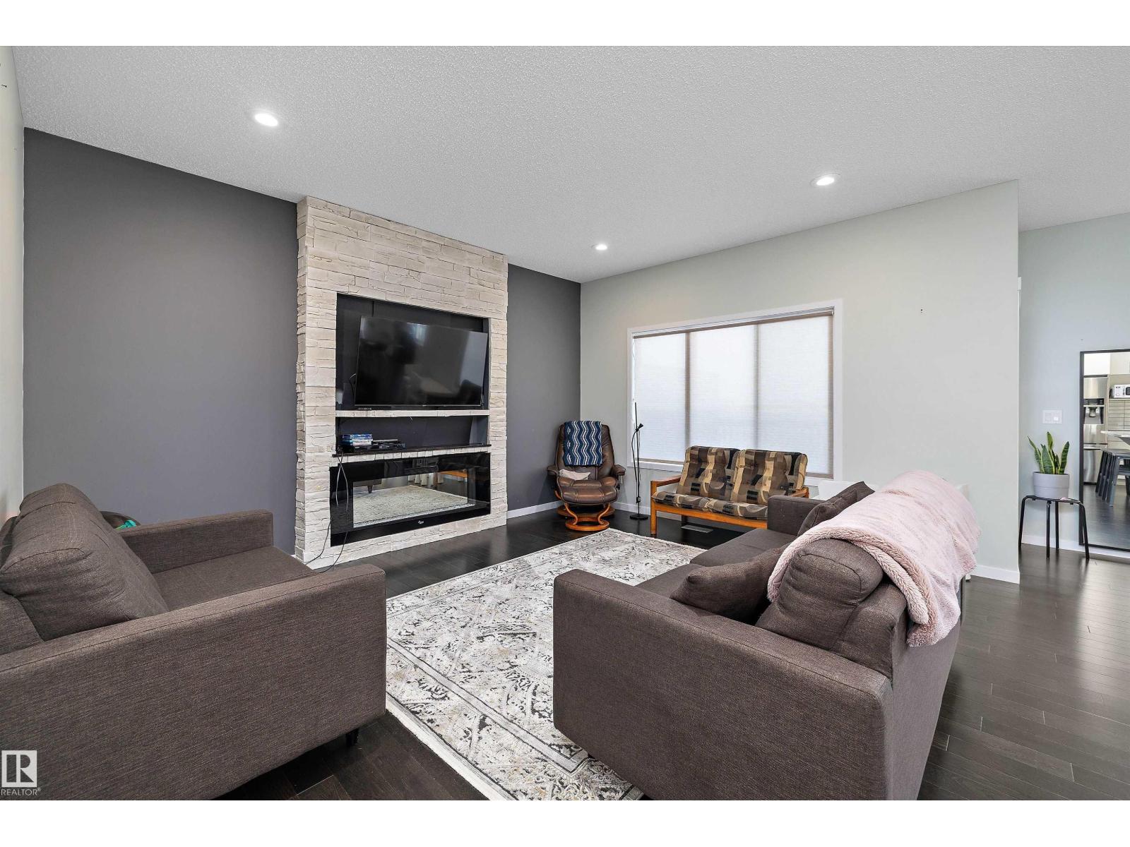 2927 11 ST NW - 12
