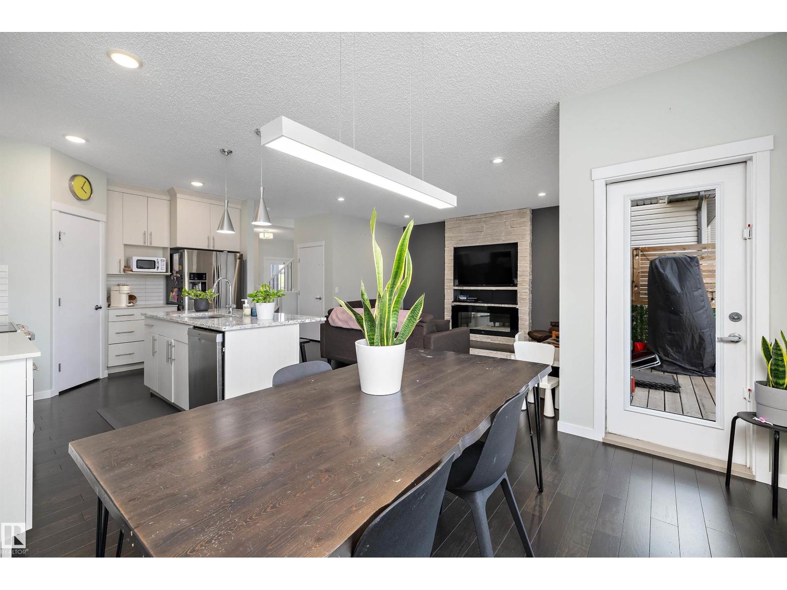 2927 11 ST NW - 17