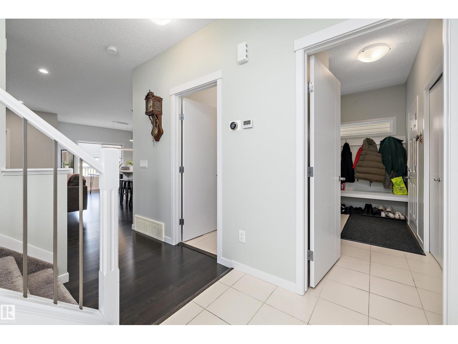 2927 11 ST NW - 8
