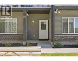 107 Corner Meadows Square NE - photo 2