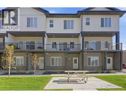 107 Corner Meadows Square NE - photo 1