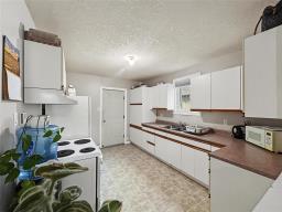 555 Lacrosse Street W, Virden, MB R0M2C0 Photo 9