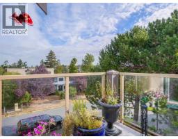 301 837 Selkirk Ave, Esquimalt, BC V9A2T7 Photo 19