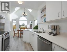 Balcony - 301 837 Selkirk Ave, Esquimalt, BC V9A2T7 Photo 9