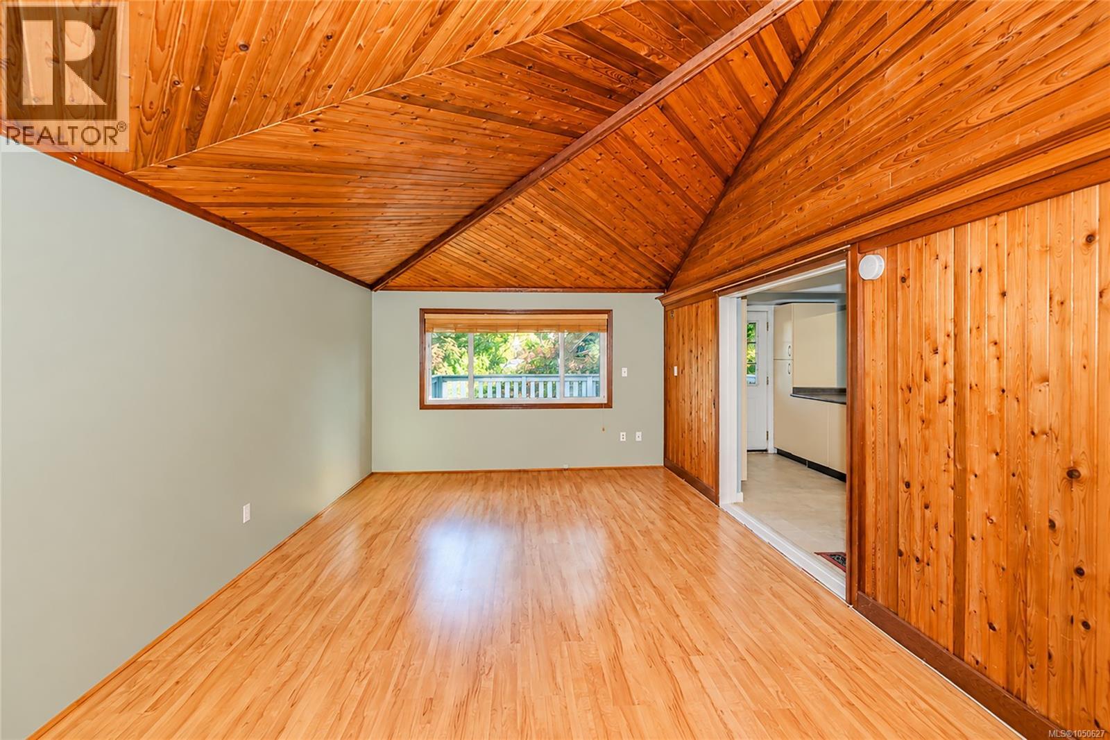 1711 Christmas Ave - 10