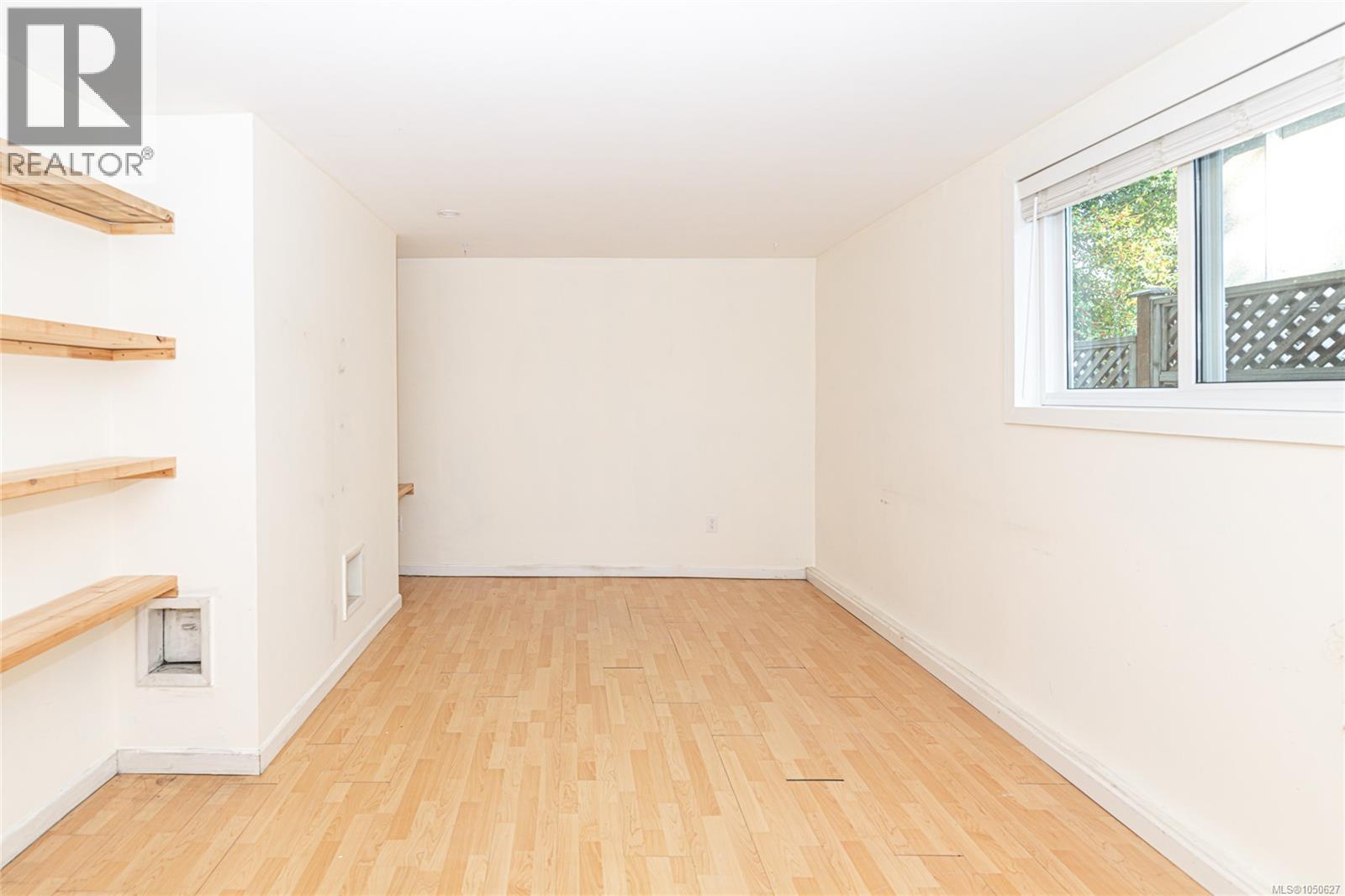  1711 Christmas Avenue, Saanich