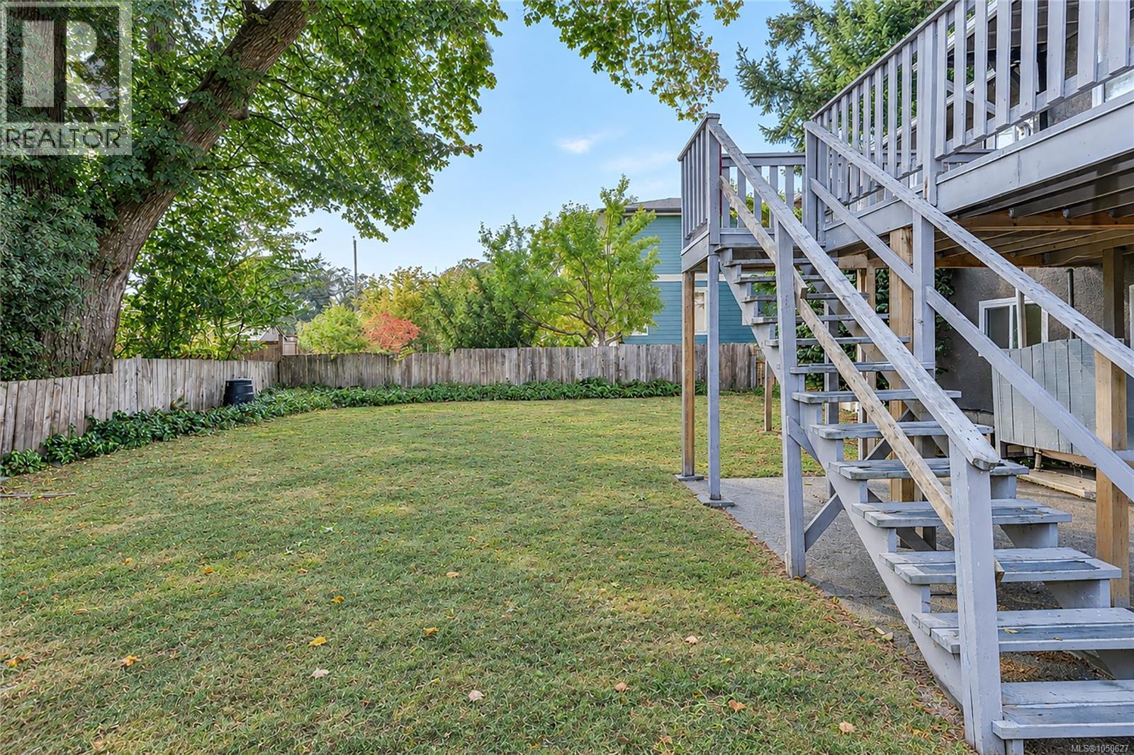 1711 Christmas Ave - 30