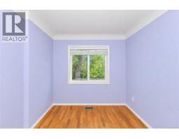 1711 Christmas Ave, Saanich, BC V8P2X9 Photo 17