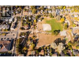 1711 Christmas Ave, Saanich, BC V8P2X9 Photo 34