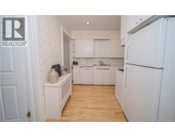 320 University Avenue, photo 18