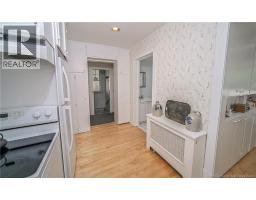 320 University Avenue, photo 17