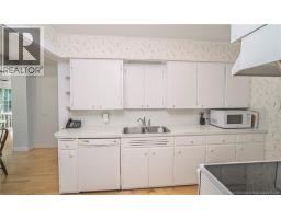 320 University Avenue, photo 15