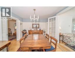 320 University Avenue, photo 10