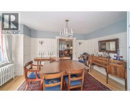 320 University Avenue, photo 9