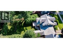 320 University Avenue, photo 5