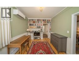 320 University Avenue, photo 21