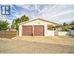 726 10 Avenue S - photo 36
