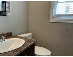 17 Oakwood, Dartmouth, NS B2W5P8 Photo 11