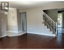 17 Oakwood, Dartmouth, NS B2W5P8 Photo 16