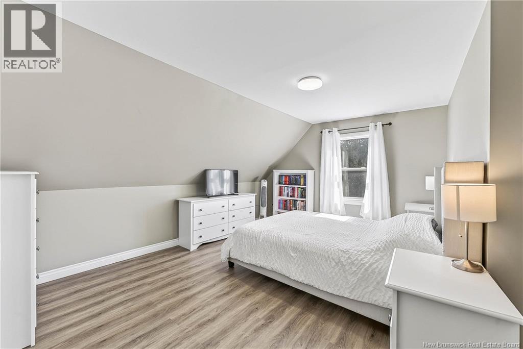 6 Armstrong Street - 27
