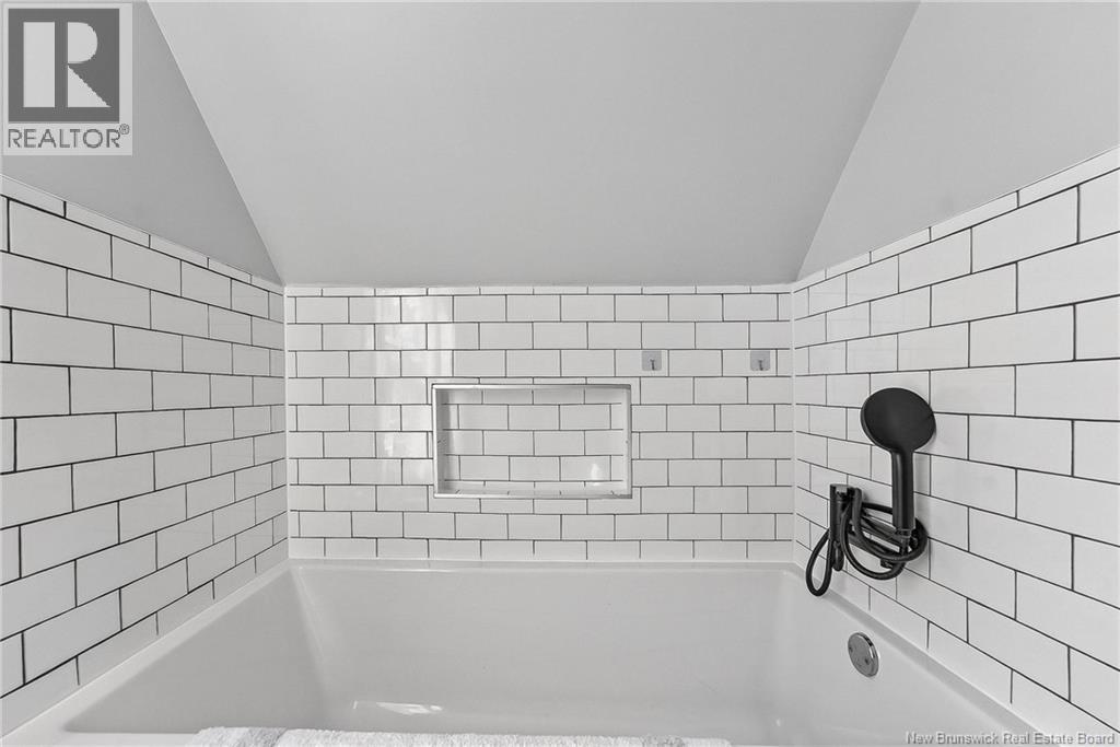 6 Armstrong Street - Image 32