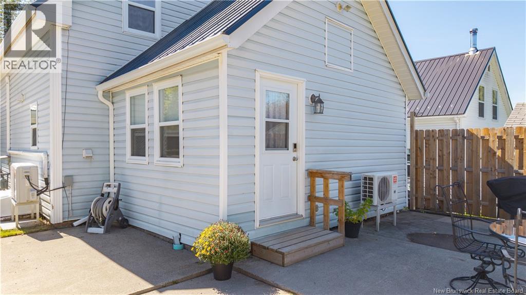 6 Armstrong Street - 5