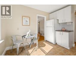 Foyer - 490 East Avenue, Kitchener, ON N2H1Z8 Photo 8