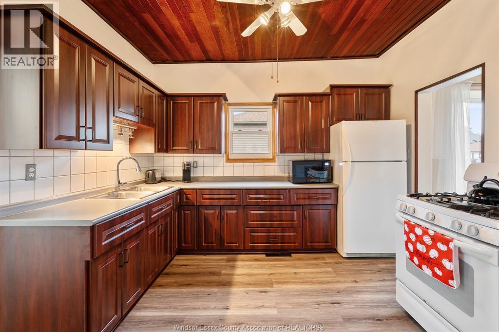 9510 WALKER ROAD - 16