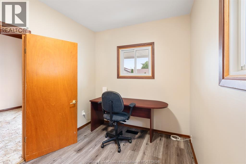 9510 WALKER ROAD - 24