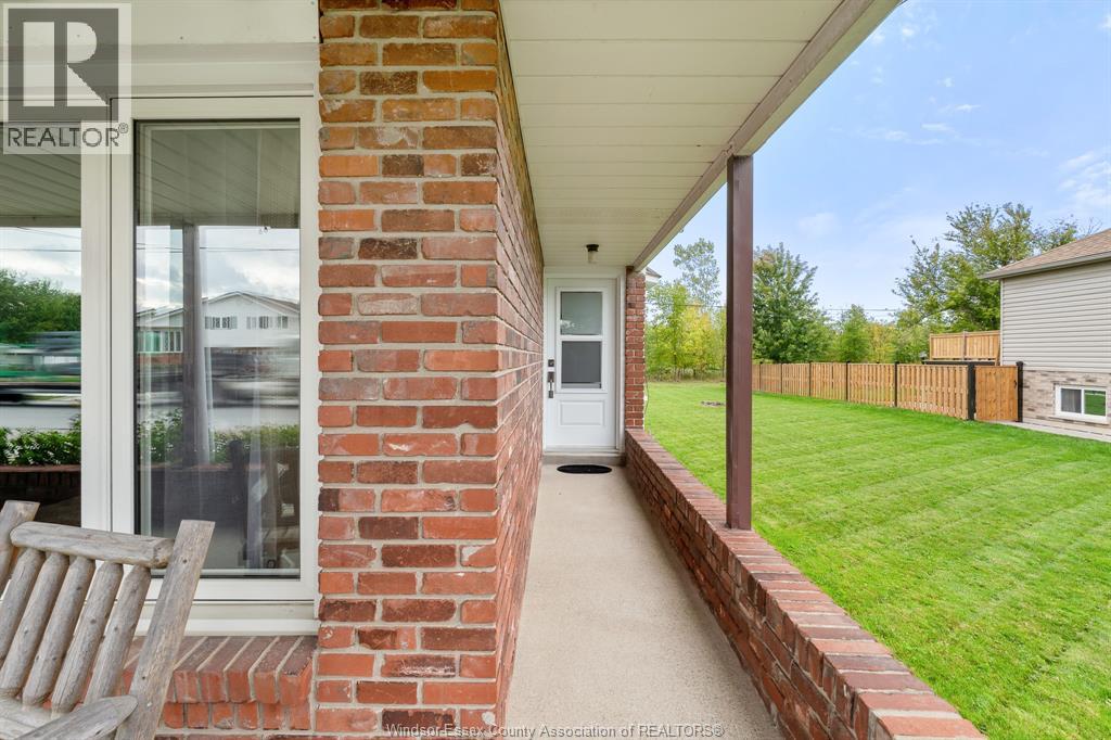 9510 WALKER ROAD - 4