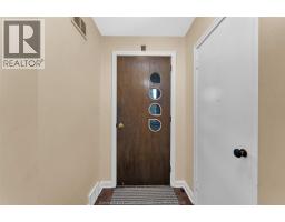 Living room/Fireplace - 2032 Verdun, Windsor, ON N8W1P7 Photo 8