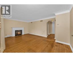Foyer - 2032 Verdun, Windsor, ON N8W1P7 Photo 9