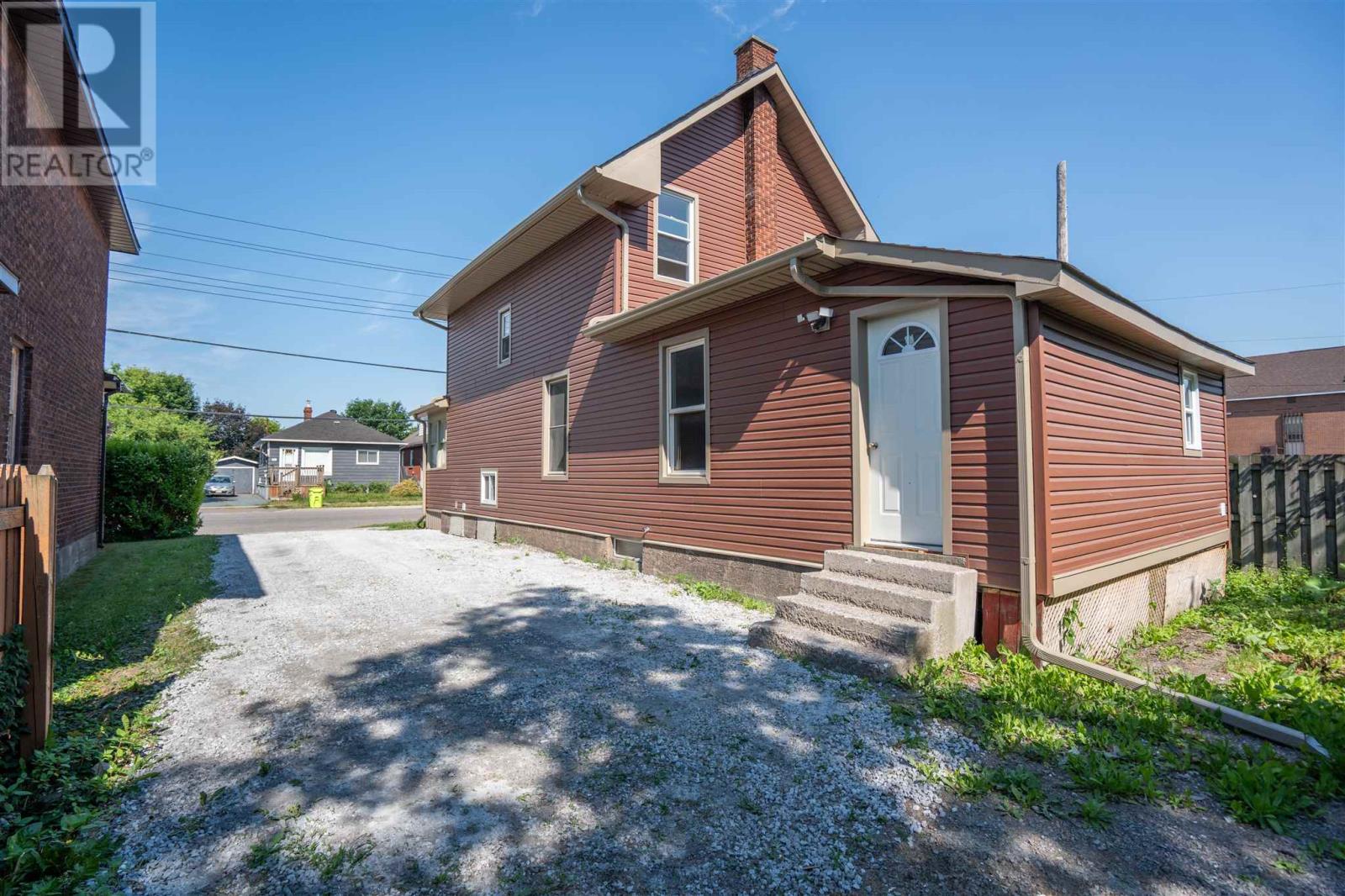 216 Goulais AVE - 36