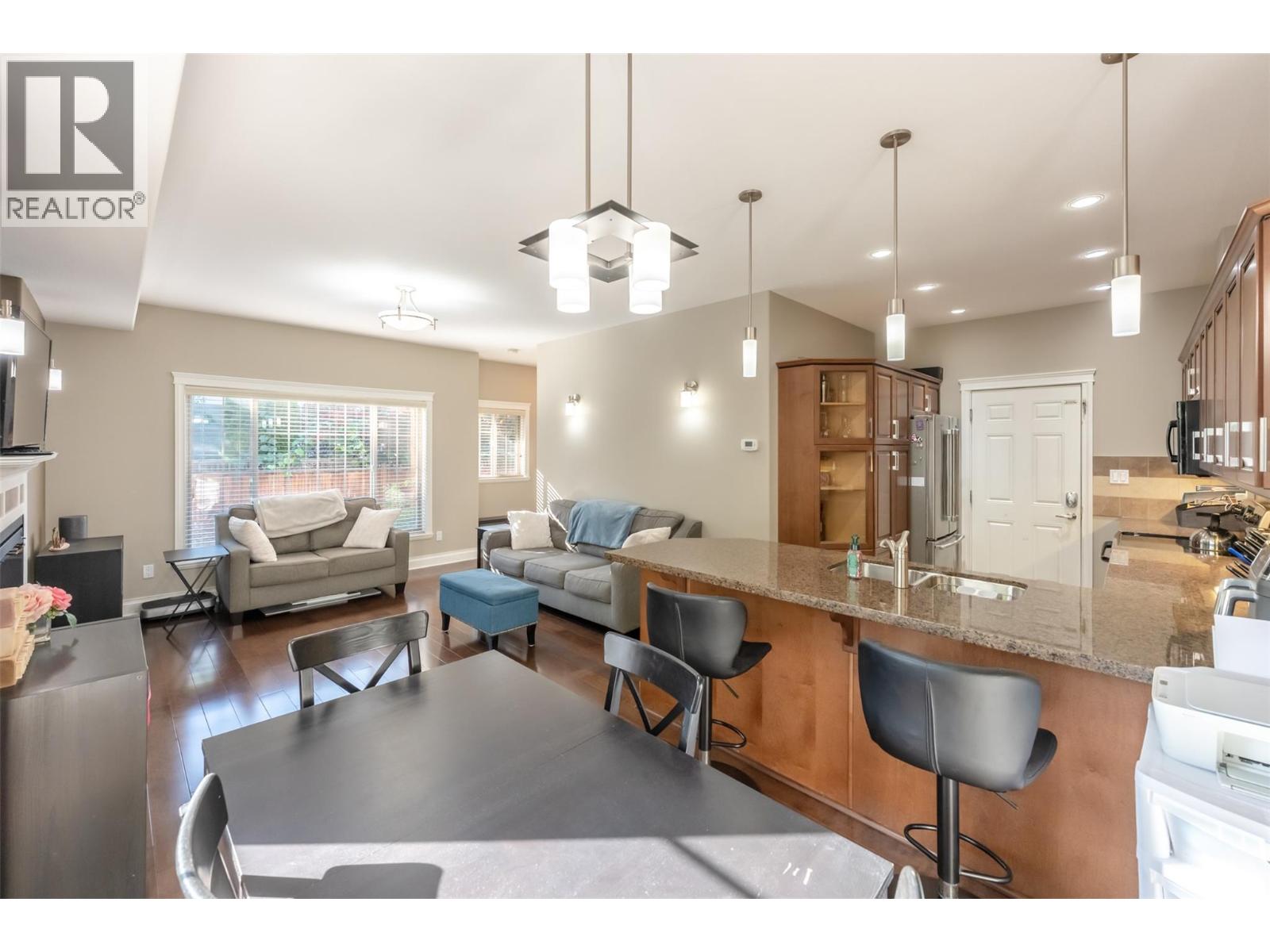 #104 296 Kinney Avenue - 16