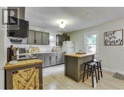 Laundry room - 422 West Street, Petrolia, ON N0N1R0 Photo 6