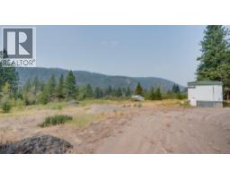 Family room - 2996 Brockman Road, Salmon Arm, BC V1E3K5 Photo 8