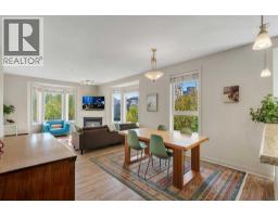 Living room - 302, 830 Centre Avenue Ne, Calgary, AB T2E9C3 Photo 6