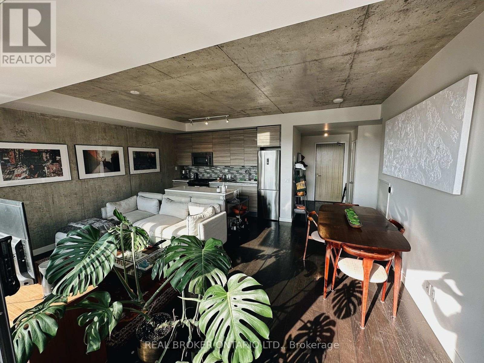 Photo of 111 Bathurst Street