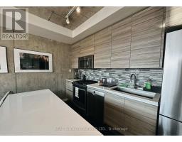 605 - 111 Bathurst Street, Toronto, ON M5V0M9 Photo 13