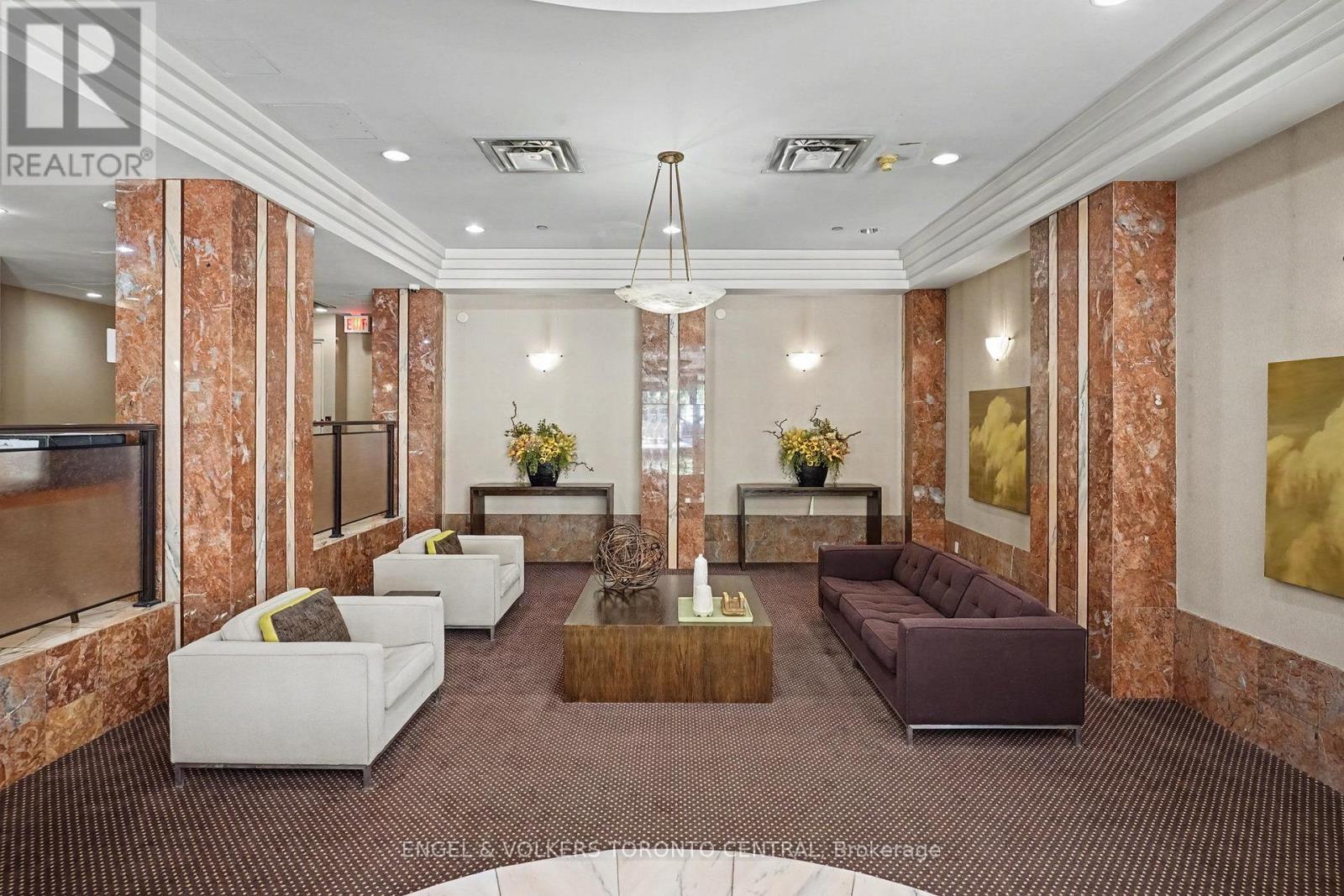 Photo of 601 - 7 BROADWAY AVENUE