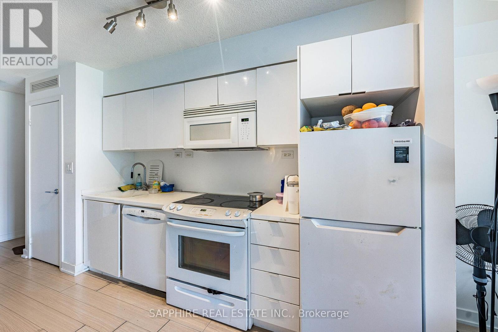#541 15 ICEBOAT TERRACE - 13
