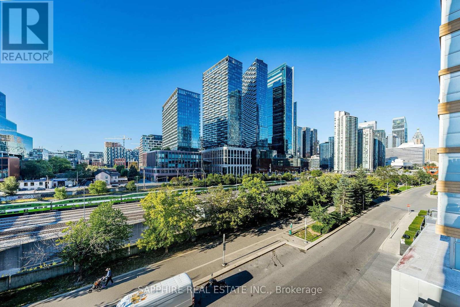 #541 15 ICEBOAT TERRACE - 31