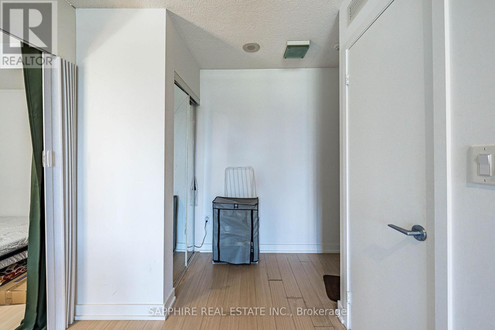 Photo of 541 - 15 ICEBOAT TERRACE