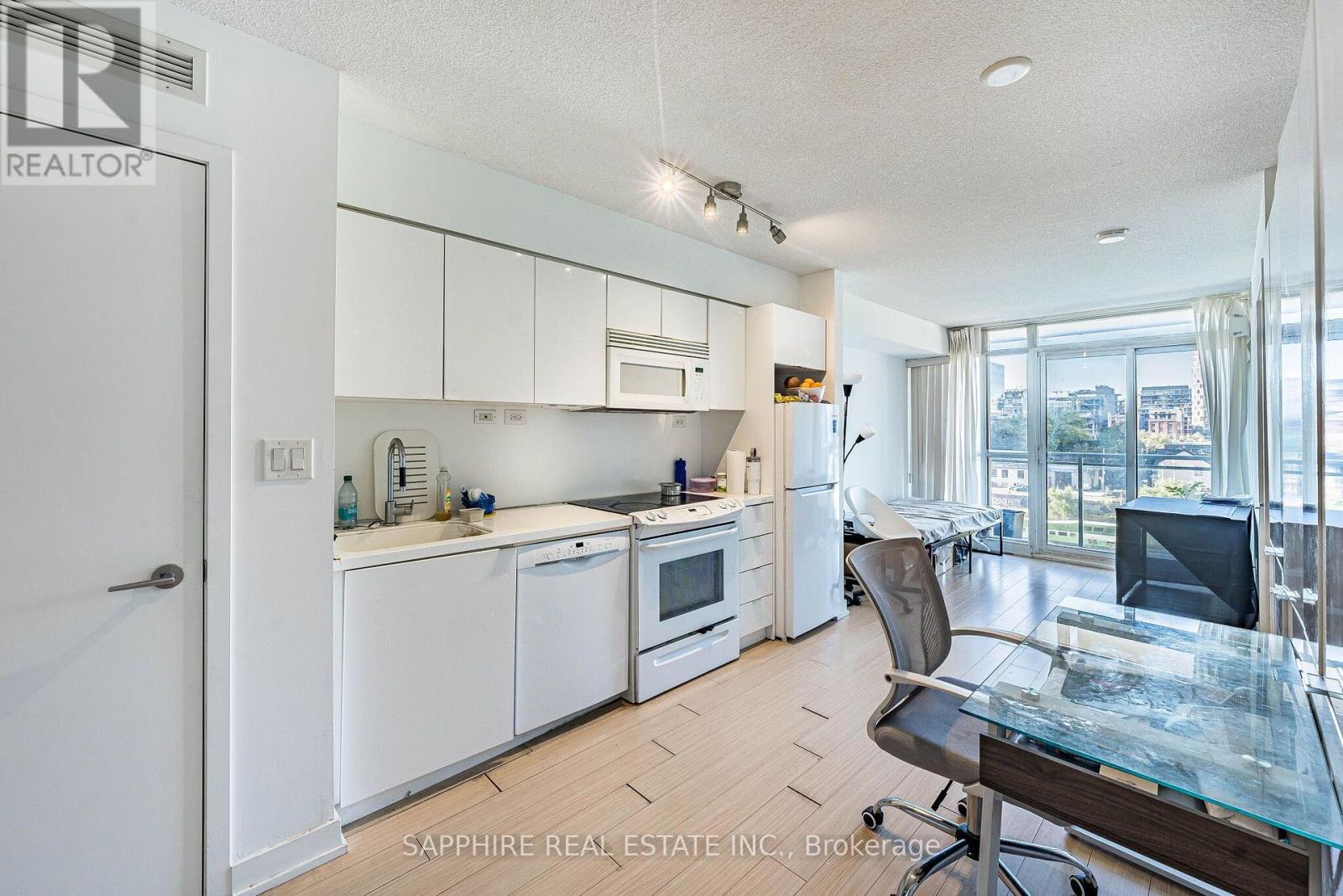 #541 15 ICEBOAT TERRACE - 9