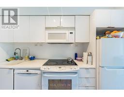 541 - 15 Iceboat Terrace, Toronto, ON M5V4A5 Photo 12
