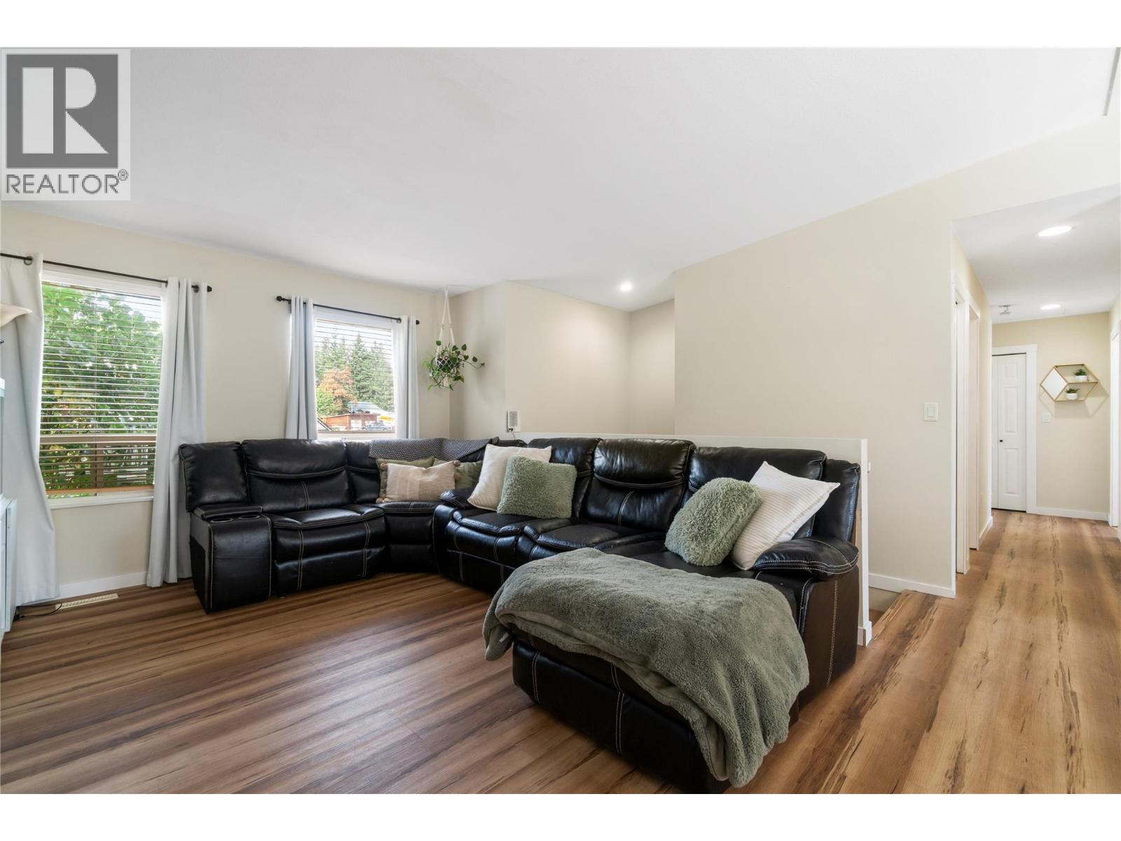 #16 801 20 Street NE - 16